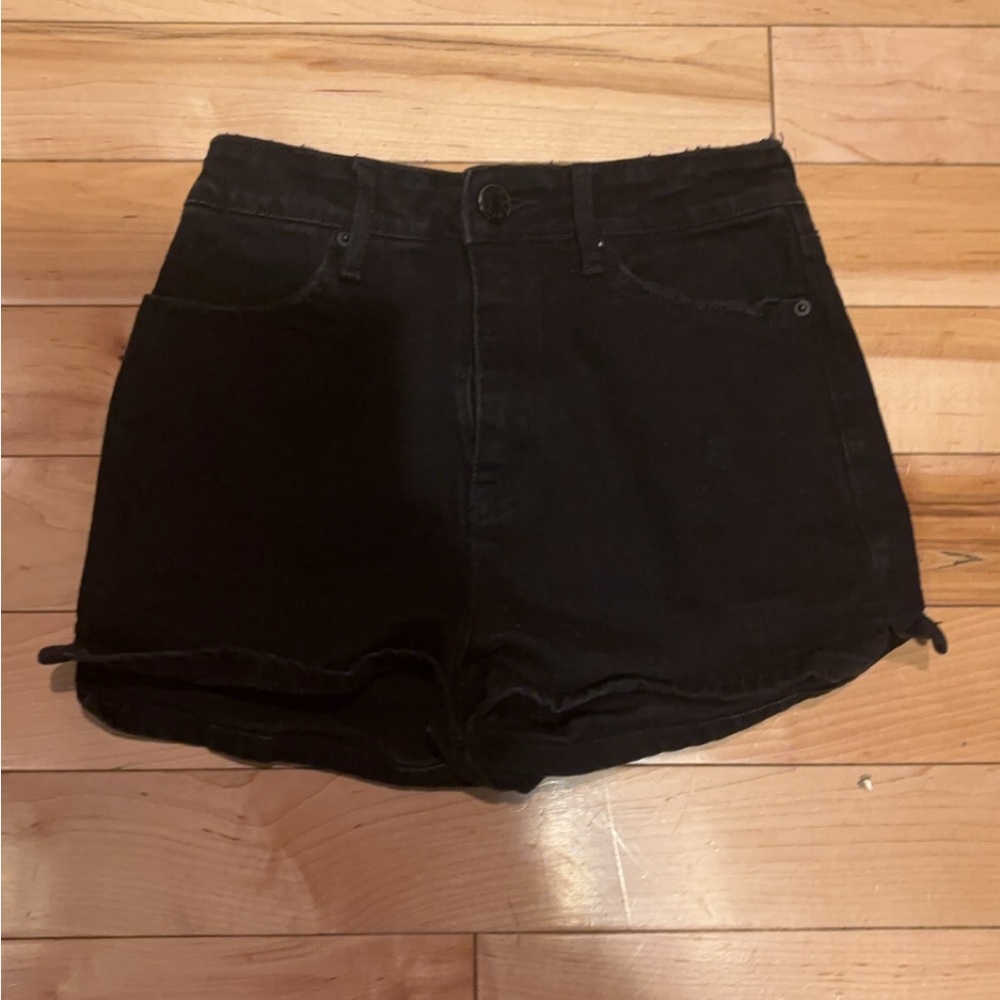 BDG BLACK DISTRESSED SHORTS